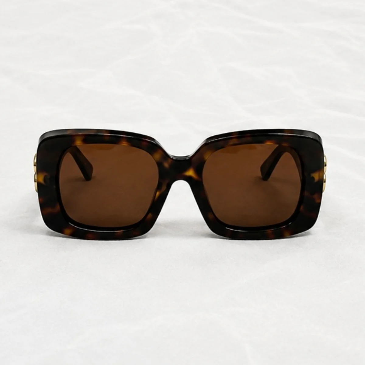 oval frame print sungaless