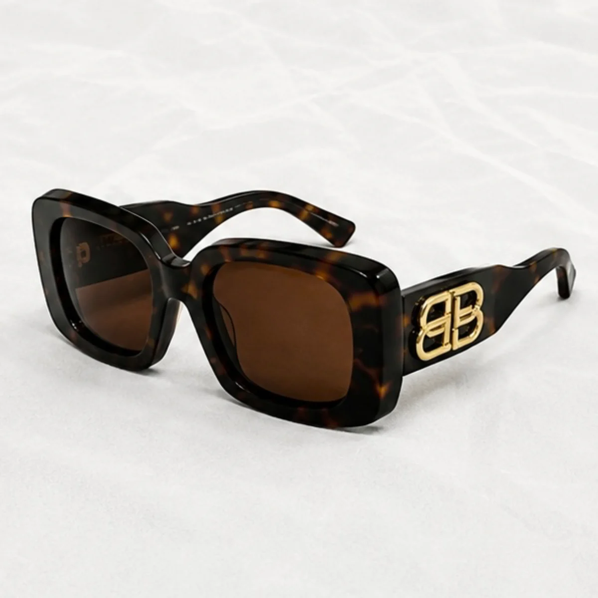 oval frame print sungaless