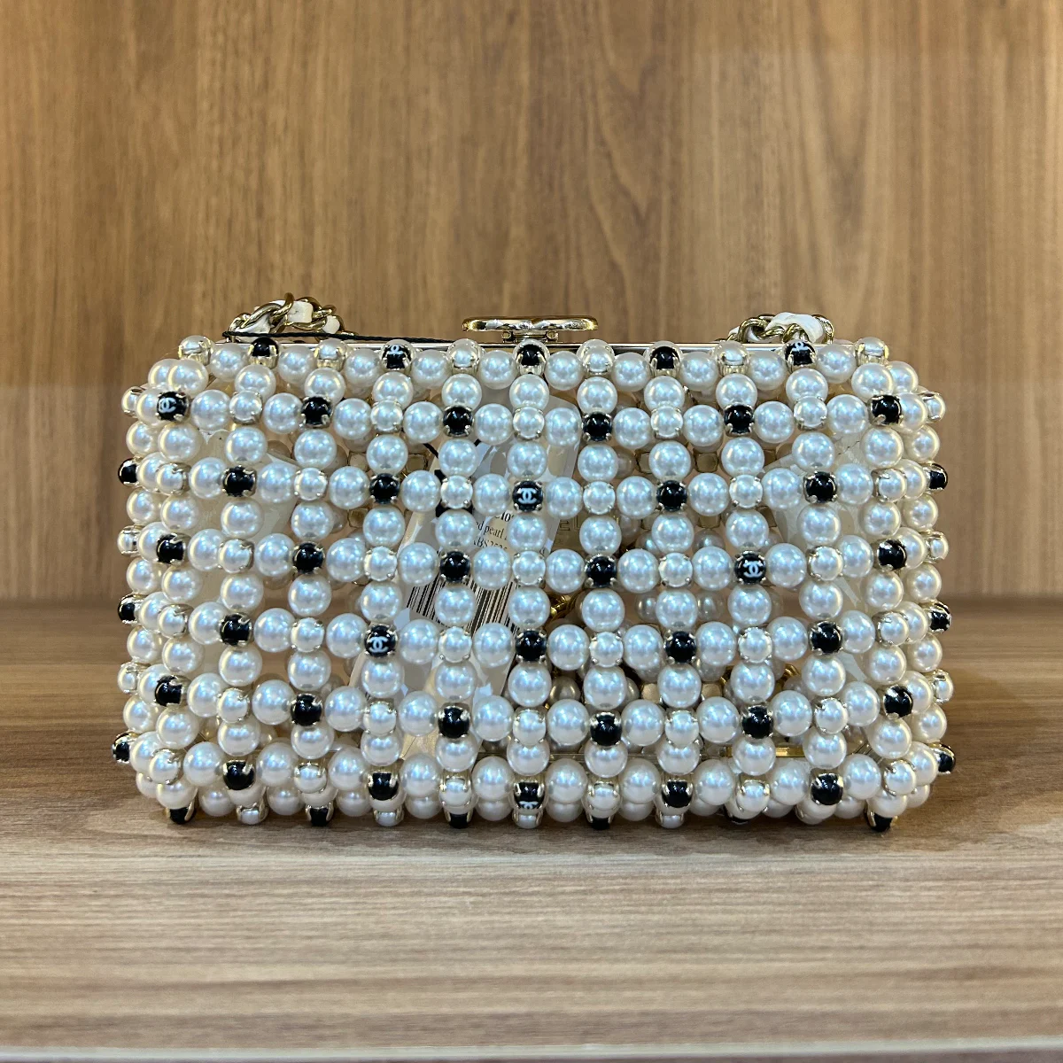 Chanel caged pearl minaudiere DXBS2525