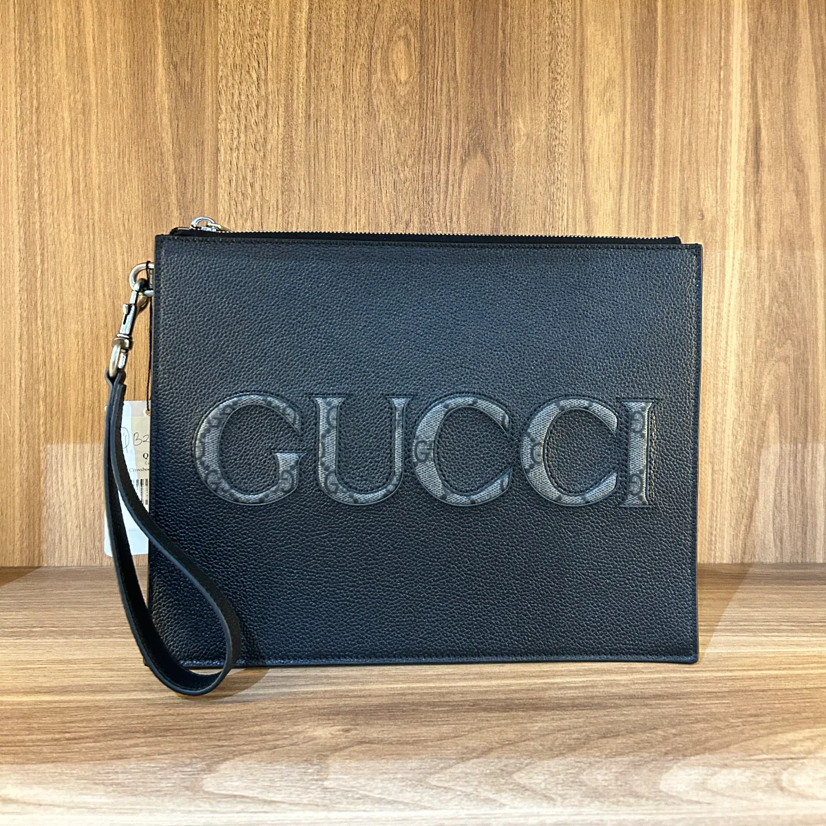 Gucci inlaid logo leather pouch