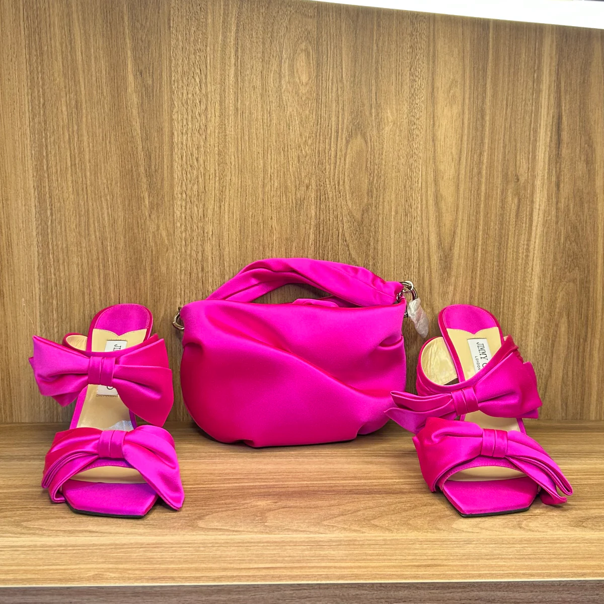 Flaca sandal, 100 satin with matching one size bonny bag