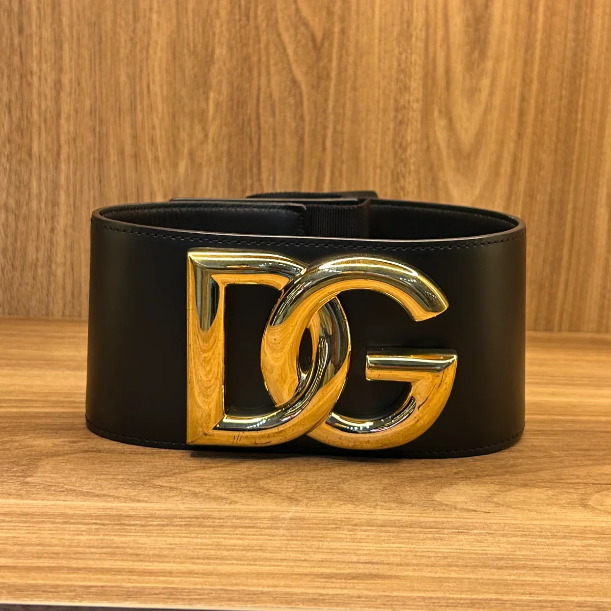 Stretch band and Gold logo