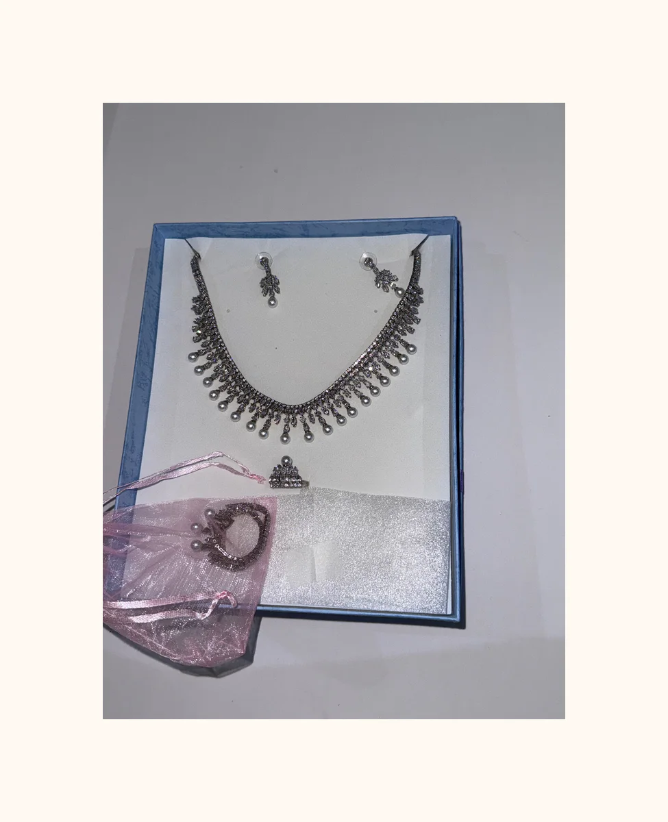 American silver toned pearlNecklace and Earrings Set